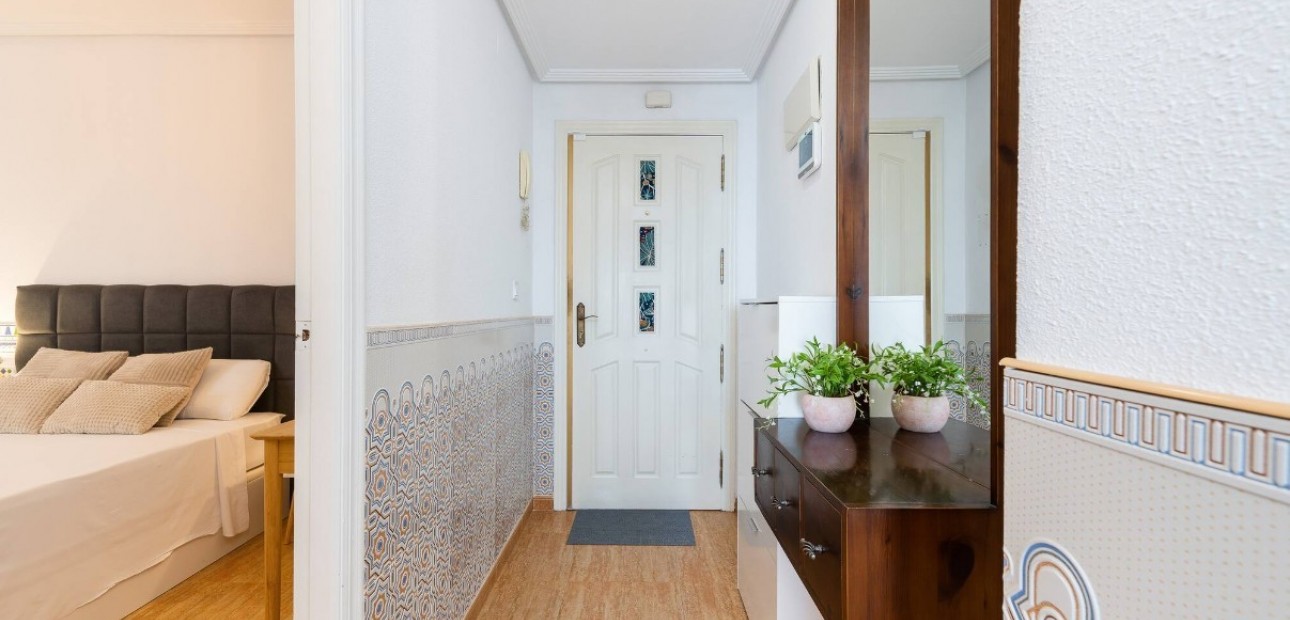 Sale - Apartment / flat -
Orihuela Costa - Playa Flamenca