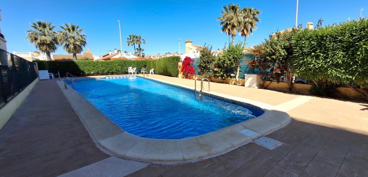 Sale - Apartment / flat -
Orihuela Costa - Playa Flamenca