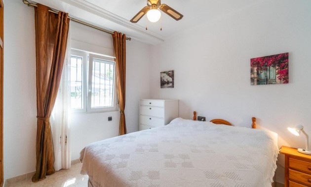 Sale - Villa -
Orihuela Costa - Playa Flamenca