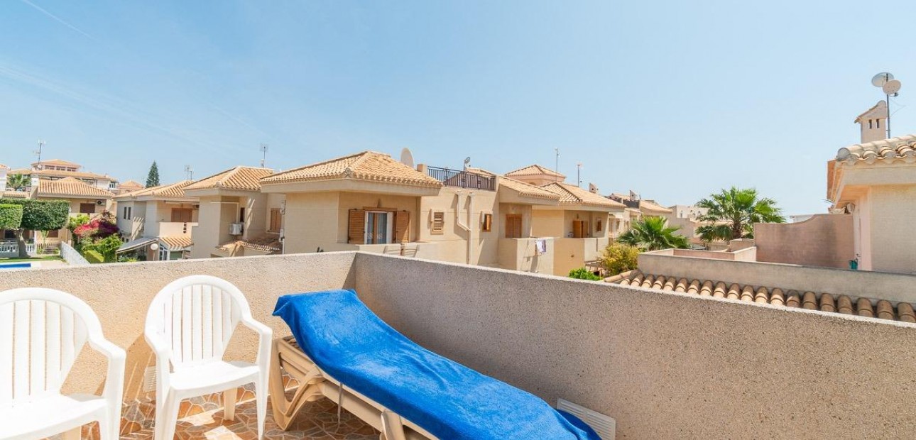 Sale - Villa -
Orihuela Costa - Playa Flamenca