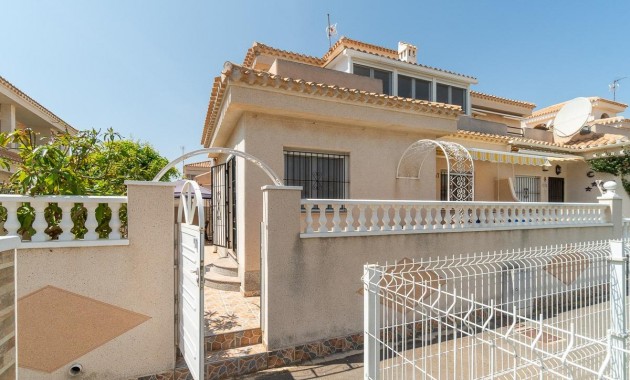 Sale - Villa -
Orihuela Costa - Playa Flamenca