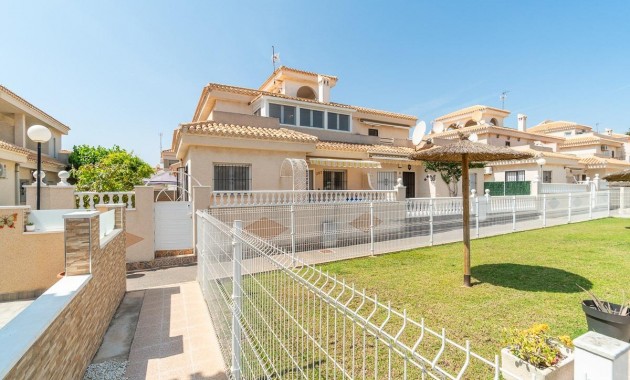 Sale - Villa -
Orihuela Costa - Playa Flamenca