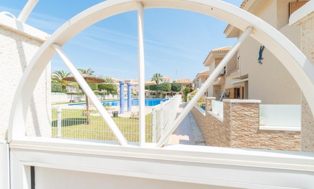 Sale - Villa -
Orihuela Costa - Playa Flamenca