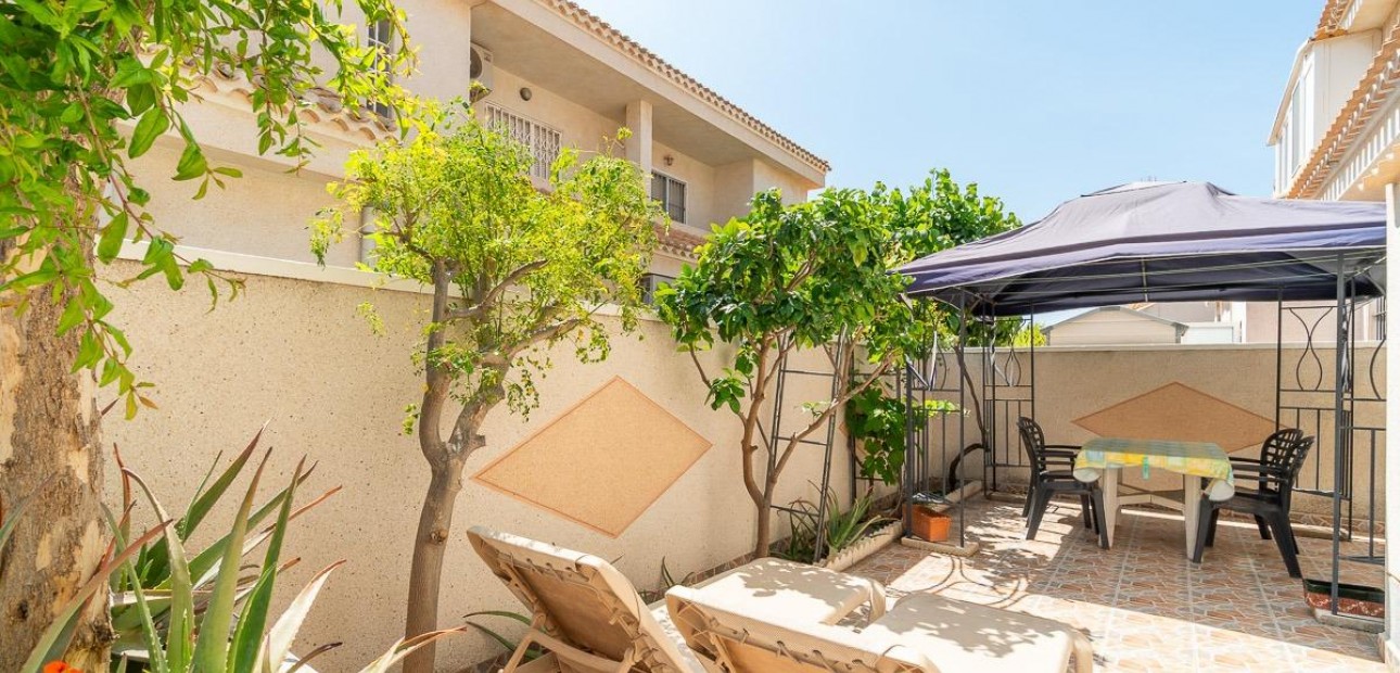 Sale - Villa -
Orihuela Costa - Playa Flamenca