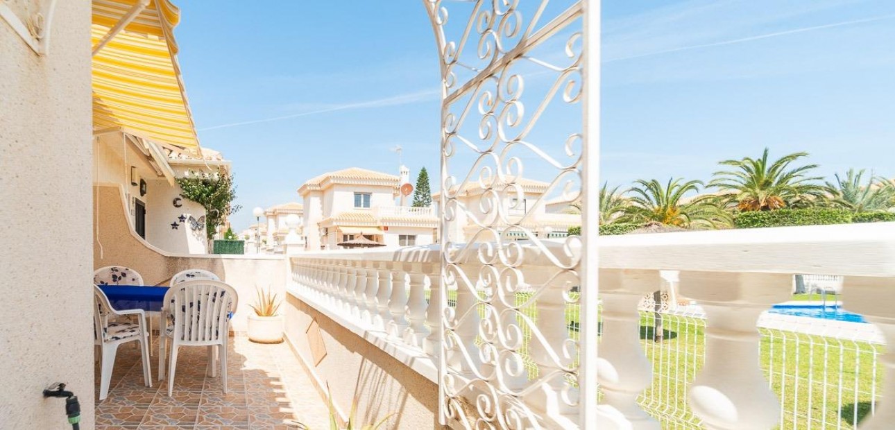 Sale - Villa -
Orihuela Costa - Playa Flamenca