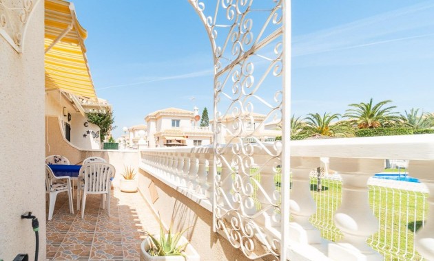 Sale - Villa -
Orihuela Costa - Playa Flamenca