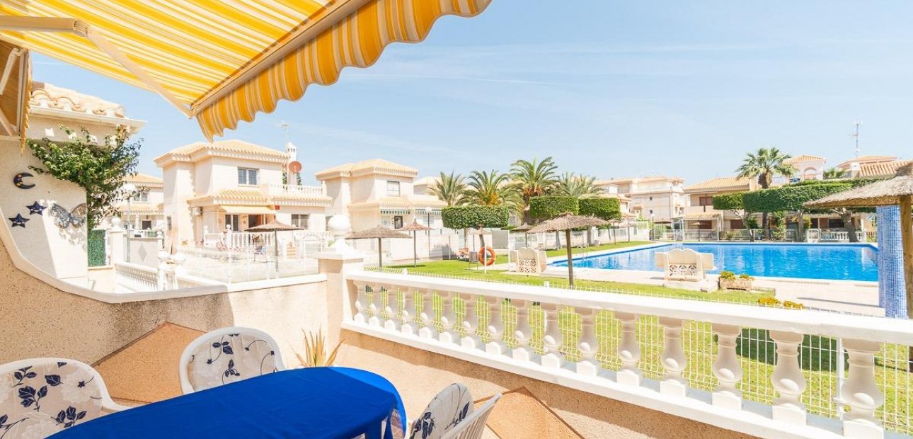 Sale - Villa -
Orihuela Costa - Playa Flamenca