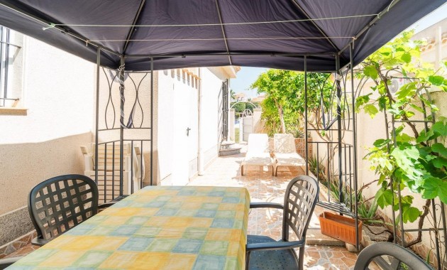 Sale - Villa -
Orihuela Costa - Playa Flamenca