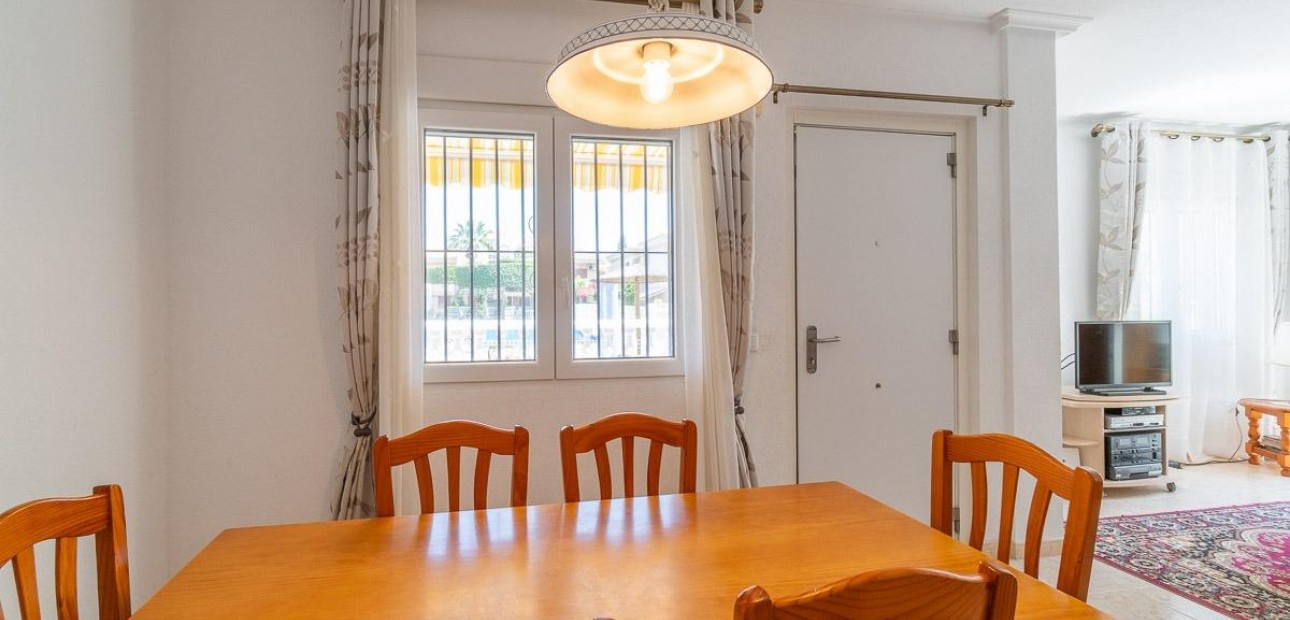 Sale - Villa -
Orihuela Costa - Playa Flamenca