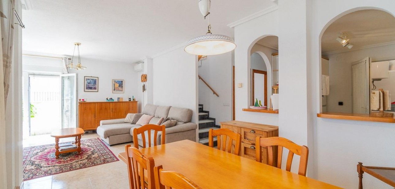 Sale - Villa -
Orihuela Costa - Playa Flamenca