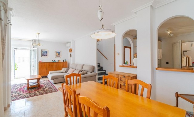 Sale - Villa -
Orihuela Costa - Playa Flamenca