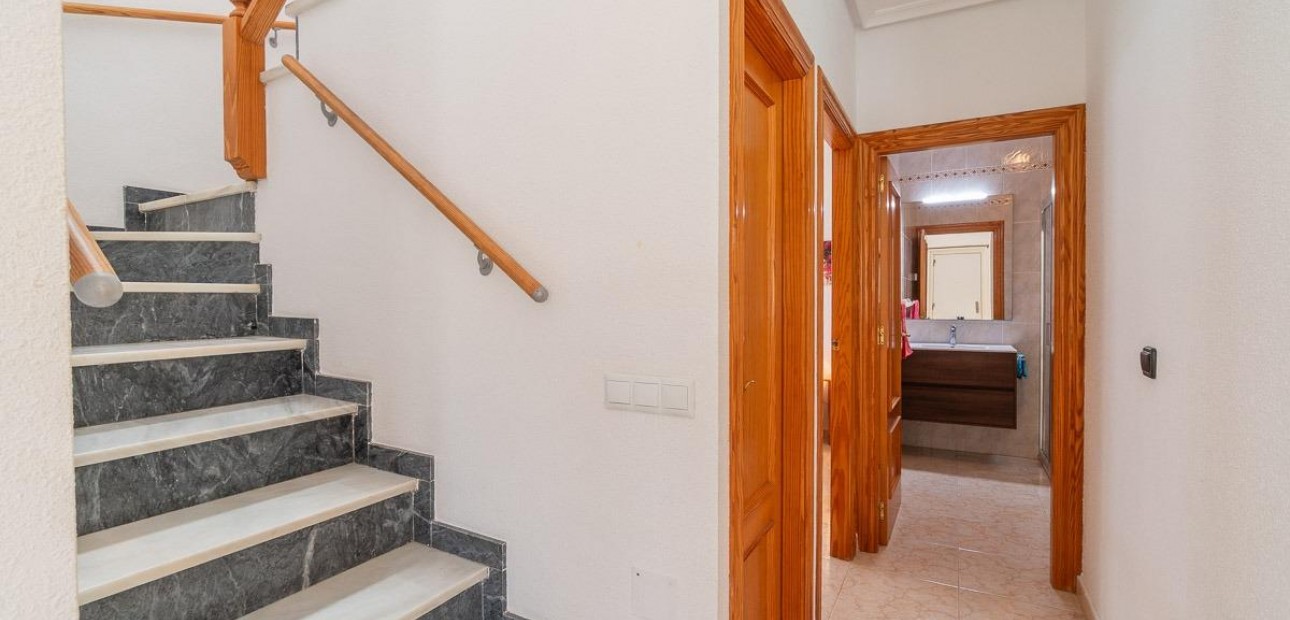 Sale - Villa -
Orihuela Costa - Playa Flamenca