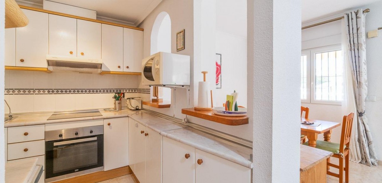 Sale - Villa -
Orihuela Costa - Playa Flamenca