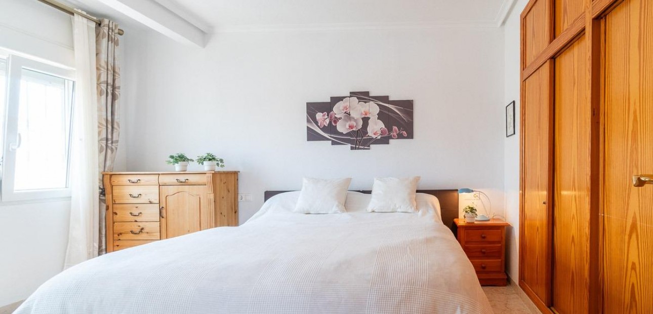 Sale - Villa -
Orihuela Costa - Playa Flamenca