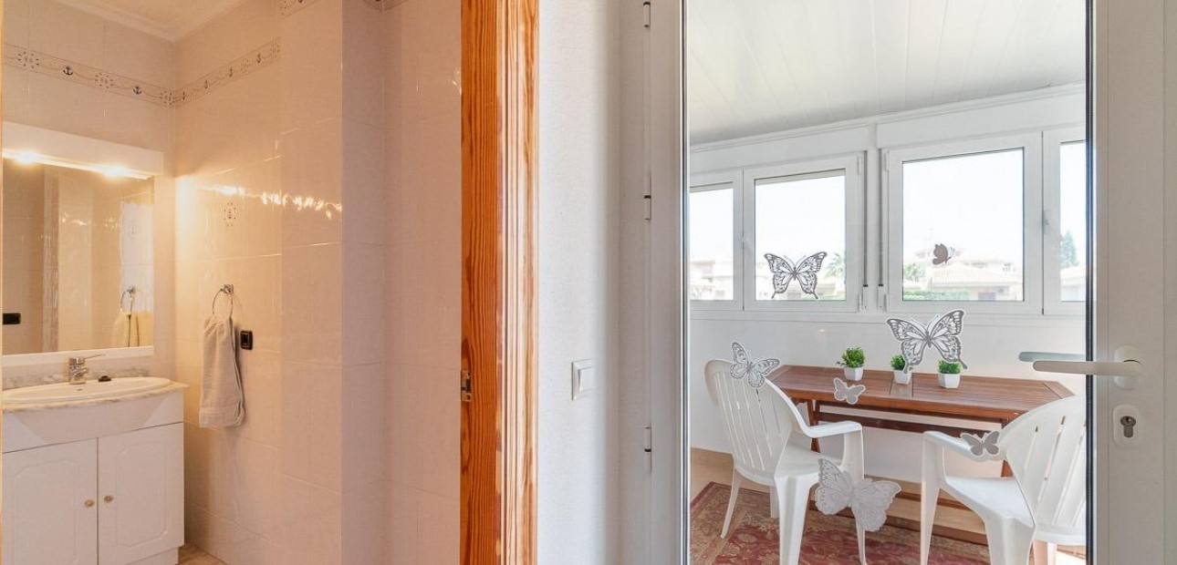 Sale - Villa -
Orihuela Costa - Playa Flamenca