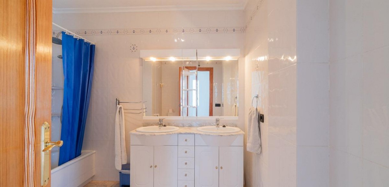 Sale - Villa -
Orihuela Costa - Playa Flamenca