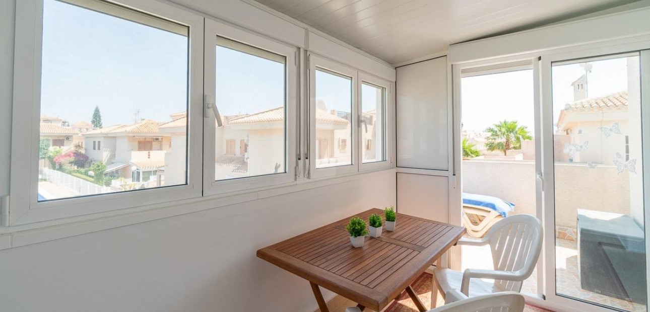 Sale - Villa -
Orihuela Costa - Playa Flamenca
