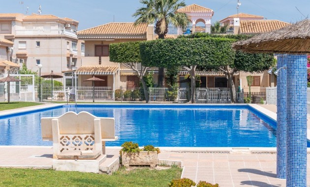 Sale - Villa -
Orihuela Costa - Playa Flamenca