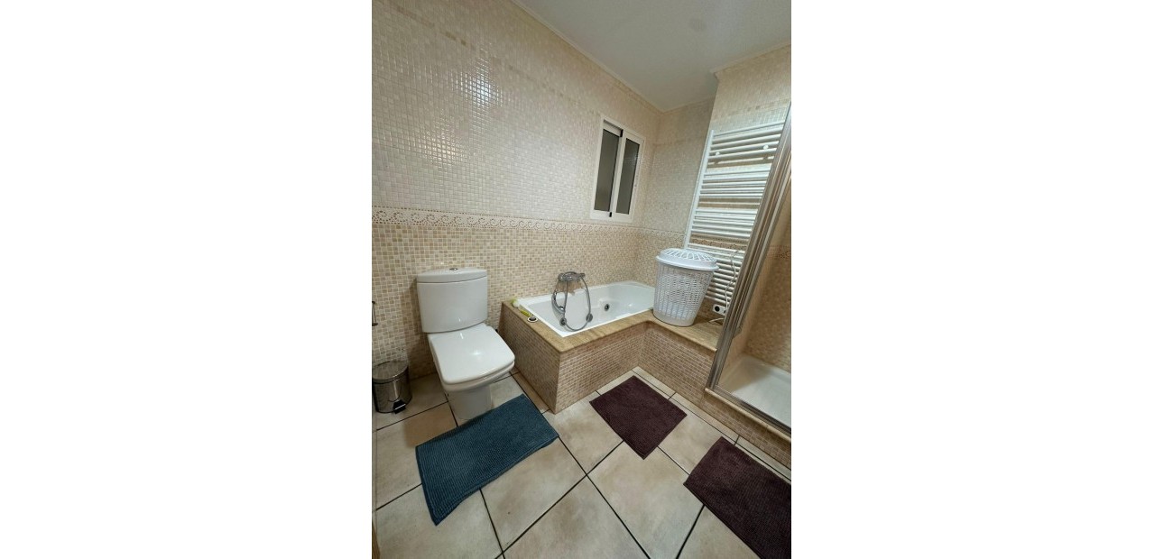 Venta - Apartamento / piso -
Torrevieja - La Mata pueblo