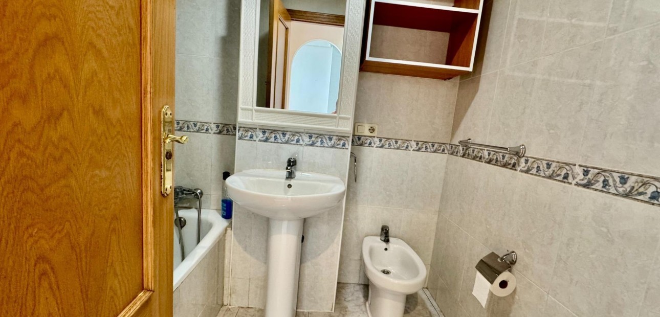 Venta - Apartamento / piso -
Torrevieja - torrevieja