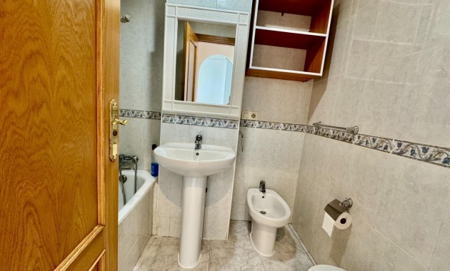 Venta - Apartamento / piso -
Torrevieja - torrevieja