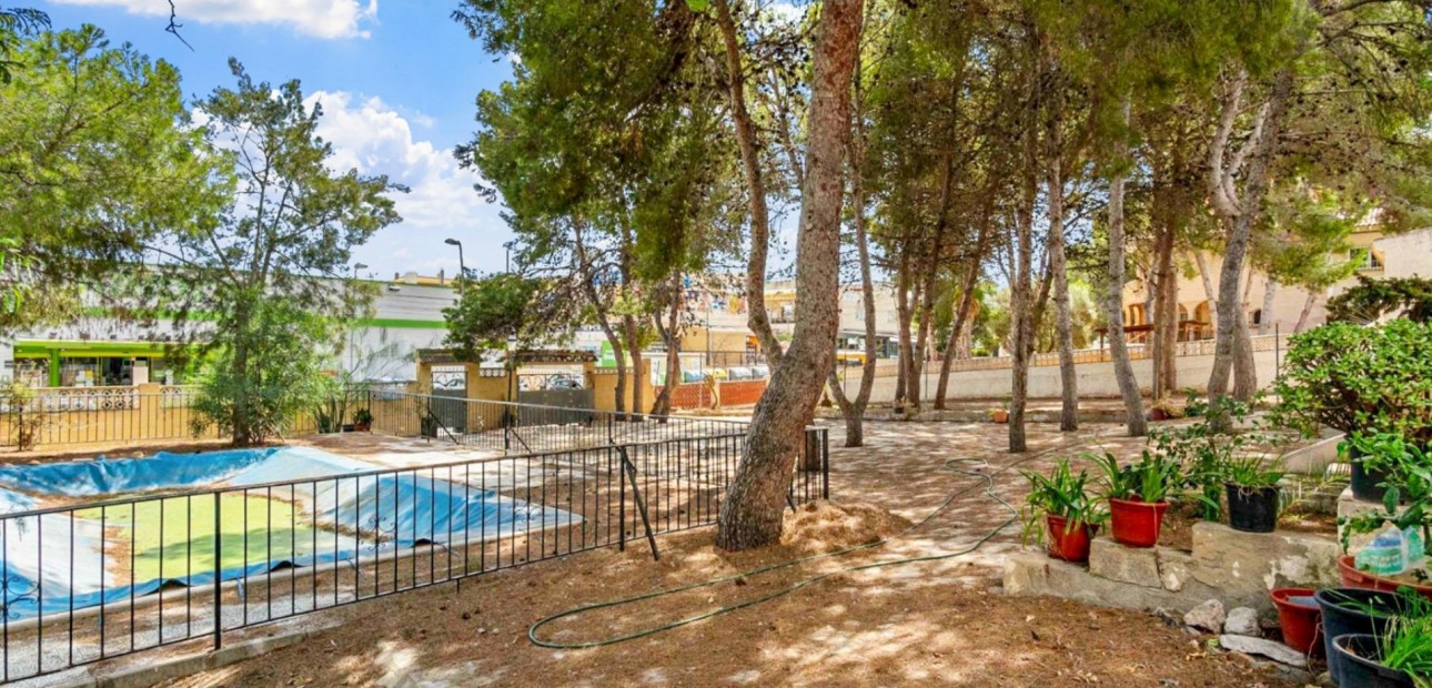 Sale - Detached Villa -
Torrevieja - Los Balcones - Los Altos del Edén