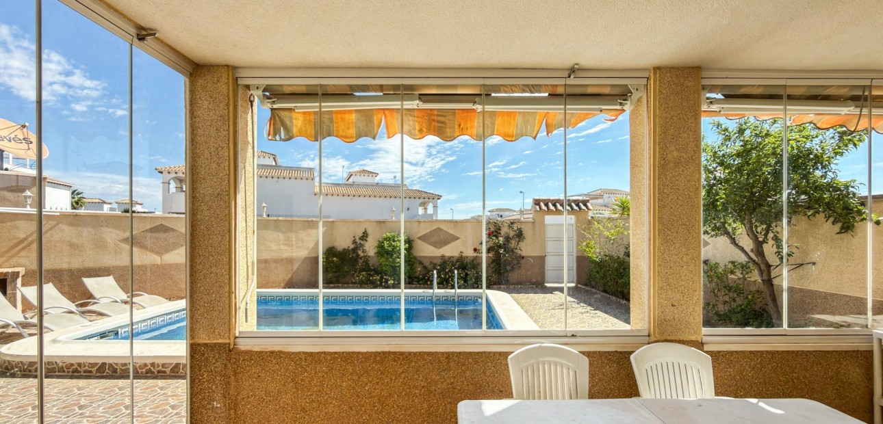 Venta - Apartamento / piso -
Orihuela Costa - Playa Flamenca