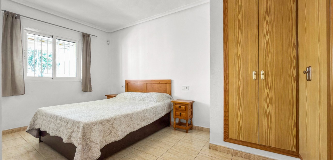 Venta - Apartamento / piso -
Orihuela Costa - Playa Flamenca