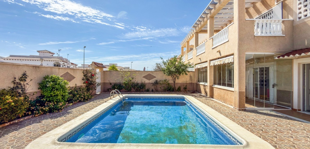 Venta - Apartamento / piso -
Orihuela Costa - Playa Flamenca