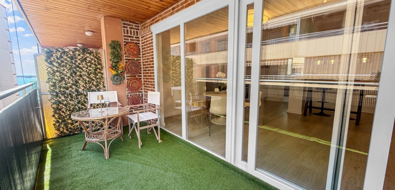 Herverkoop - Appartement / flat -
Torrevieja - El Acequión - Los Náufragos
