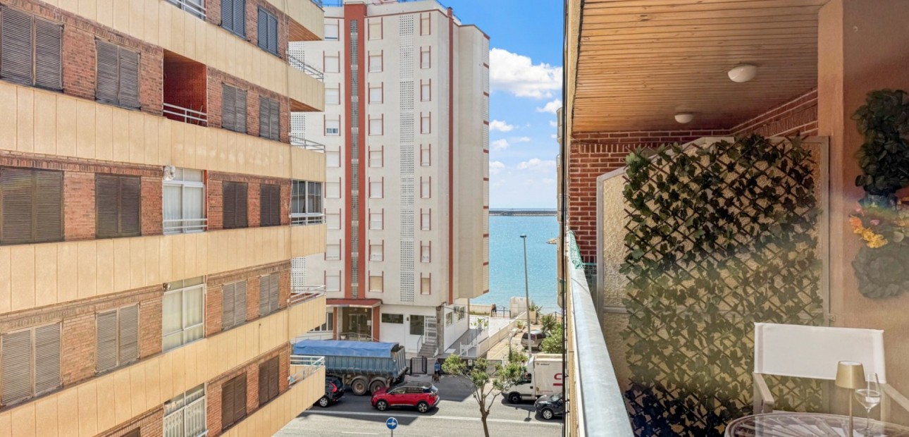 Herverkoop - Appartement / flat -
Torrevieja - El Acequión - Los Náufragos