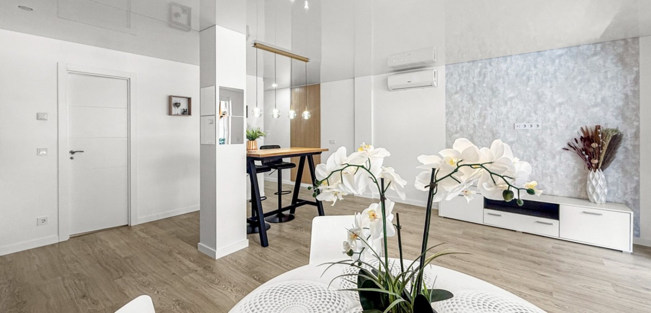 Herverkoop - Appartement / flat -
Torrevieja - El Acequión - Los Náufragos