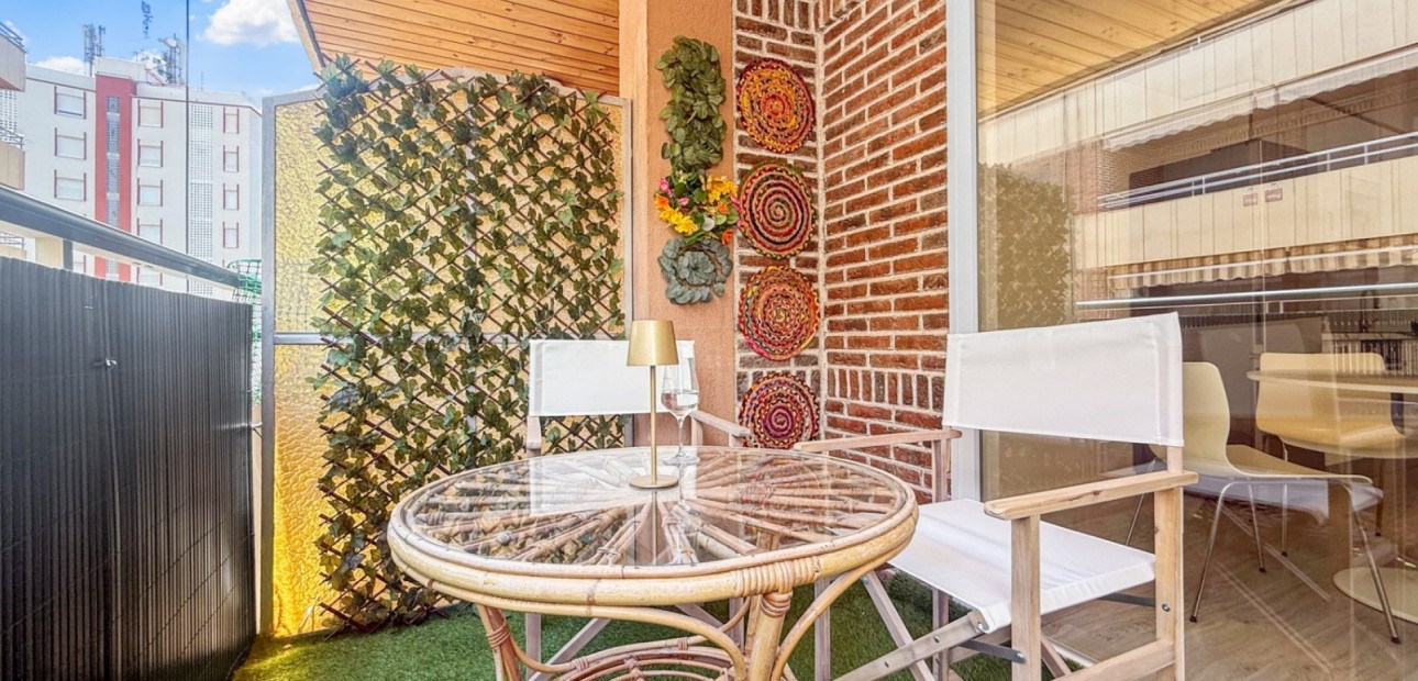 Herverkoop - Appartement / flat -
Torrevieja - El Acequión - Los Náufragos