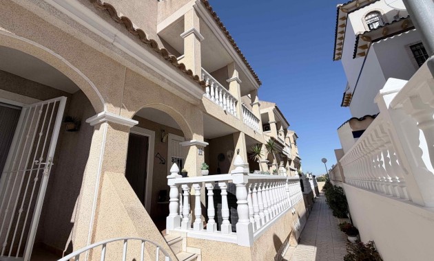 Herverkoop - Terraced house -
Orihuela Costa - La Chismosa