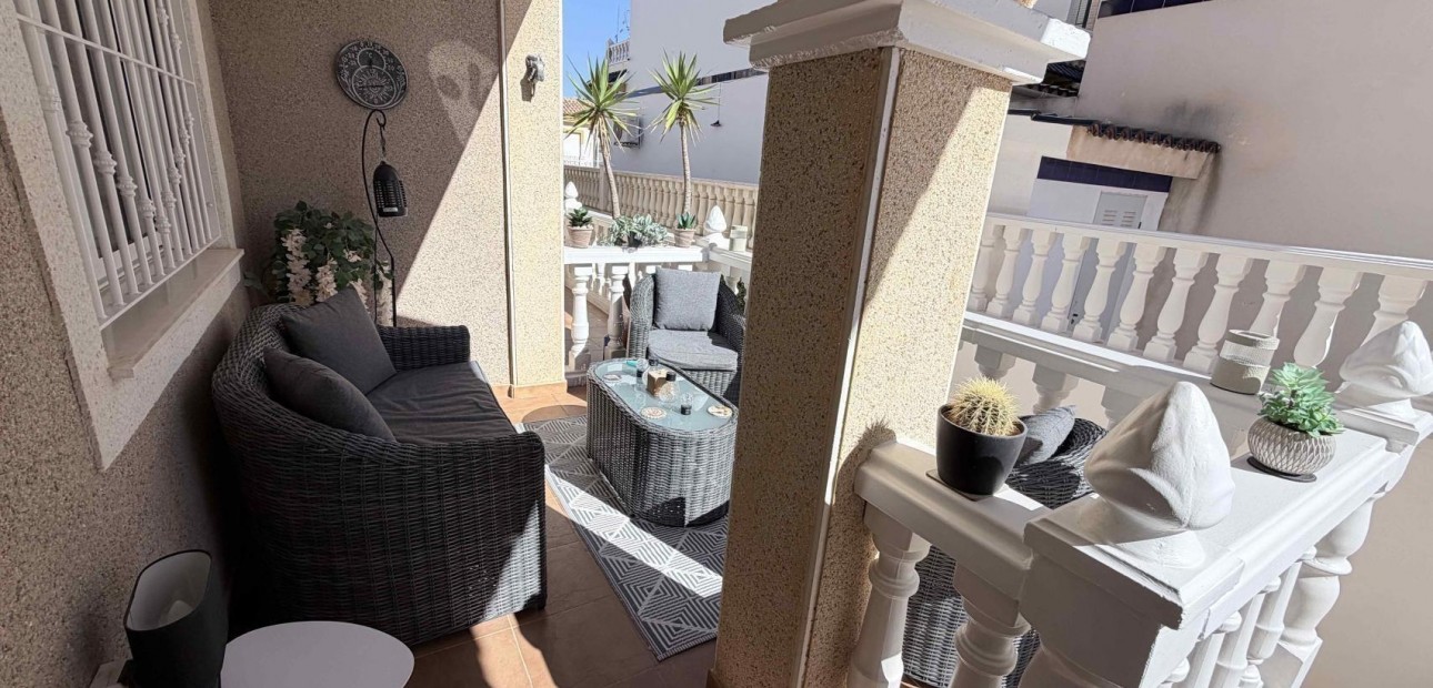 Herverkoop - Terraced house -
Orihuela Costa - La Chismosa