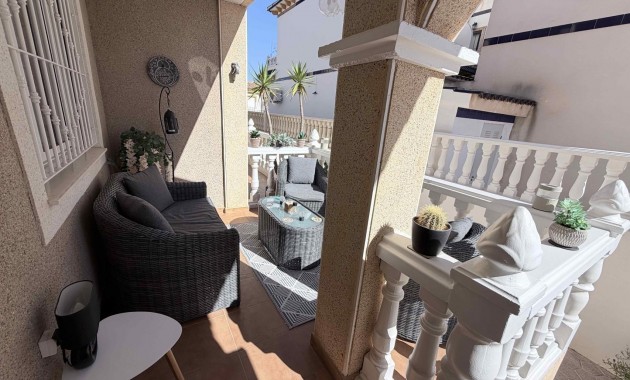 Herverkoop - Terraced house -
Orihuela Costa - La Chismosa