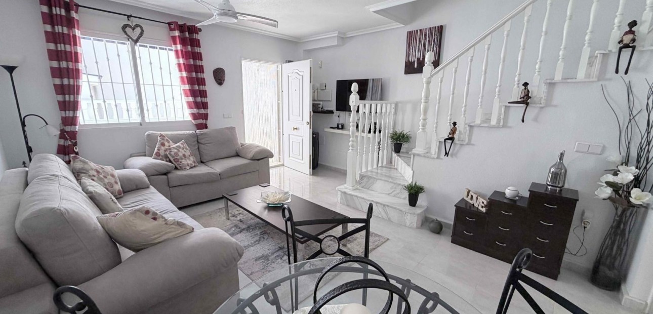 Herverkoop - Terraced house -
Orihuela Costa - La Chismosa