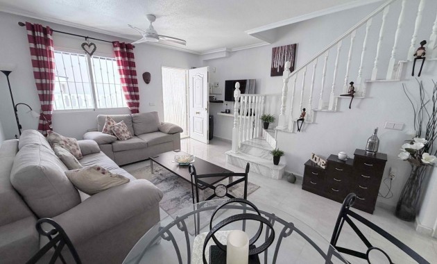 Herverkoop - Terraced house -
Orihuela Costa - La Chismosa
