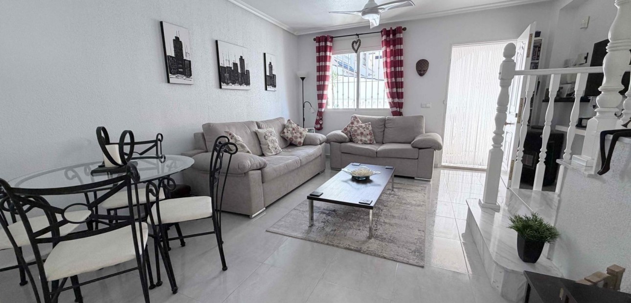 Herverkoop - Terraced house -
Orihuela Costa - La Chismosa