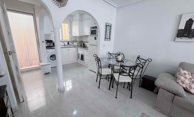 Herverkoop - Terraced house -
Orihuela Costa - La Chismosa