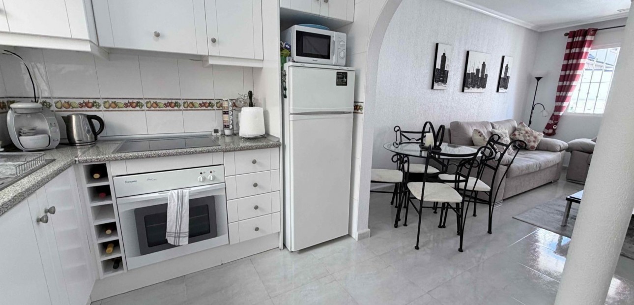 Herverkoop - Terraced house -
Orihuela Costa - La Chismosa