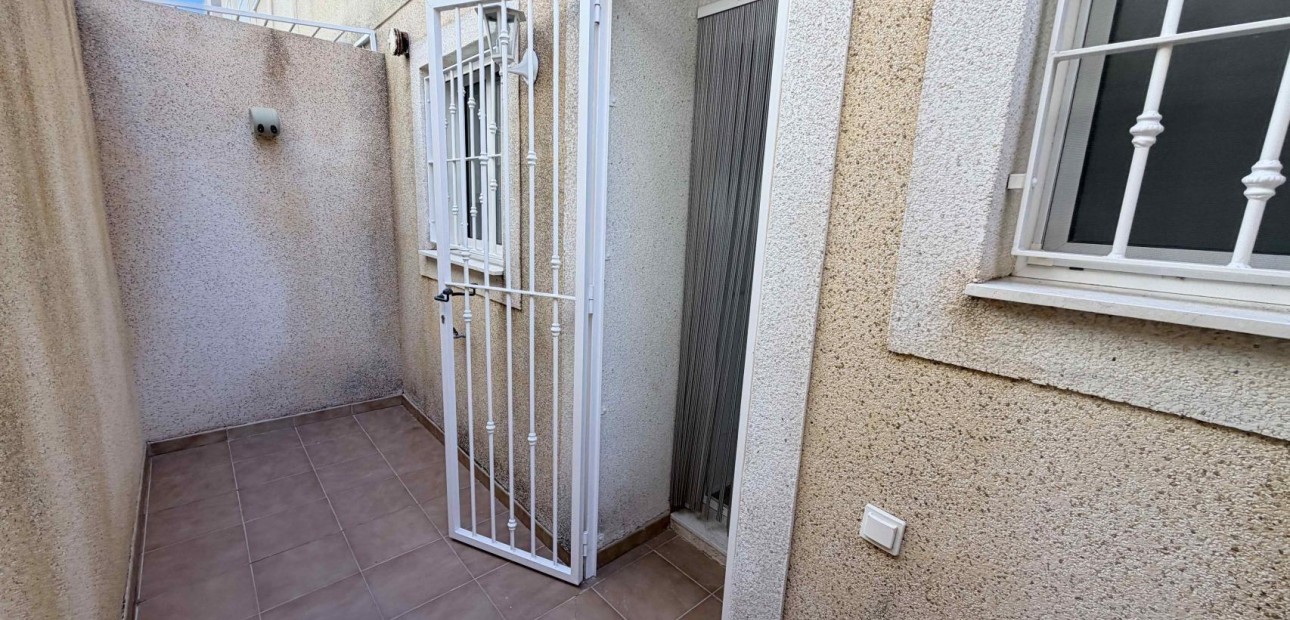 Herverkoop - Terraced house -
Orihuela Costa - La Chismosa