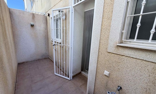 Herverkoop - Terraced house -
Orihuela Costa - La Chismosa
