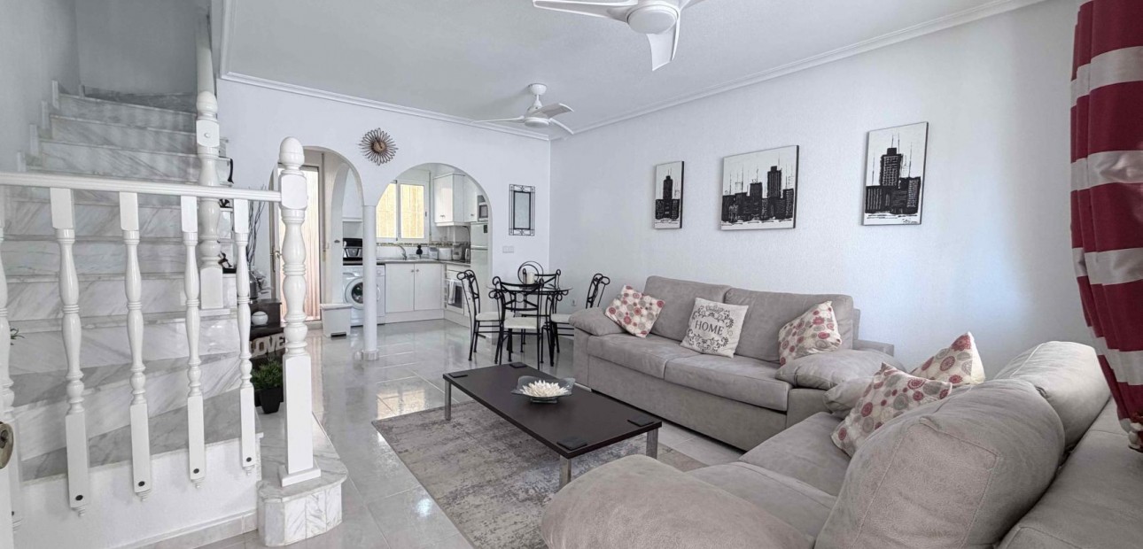 Herverkoop - Terraced house -
Orihuela Costa - La Chismosa