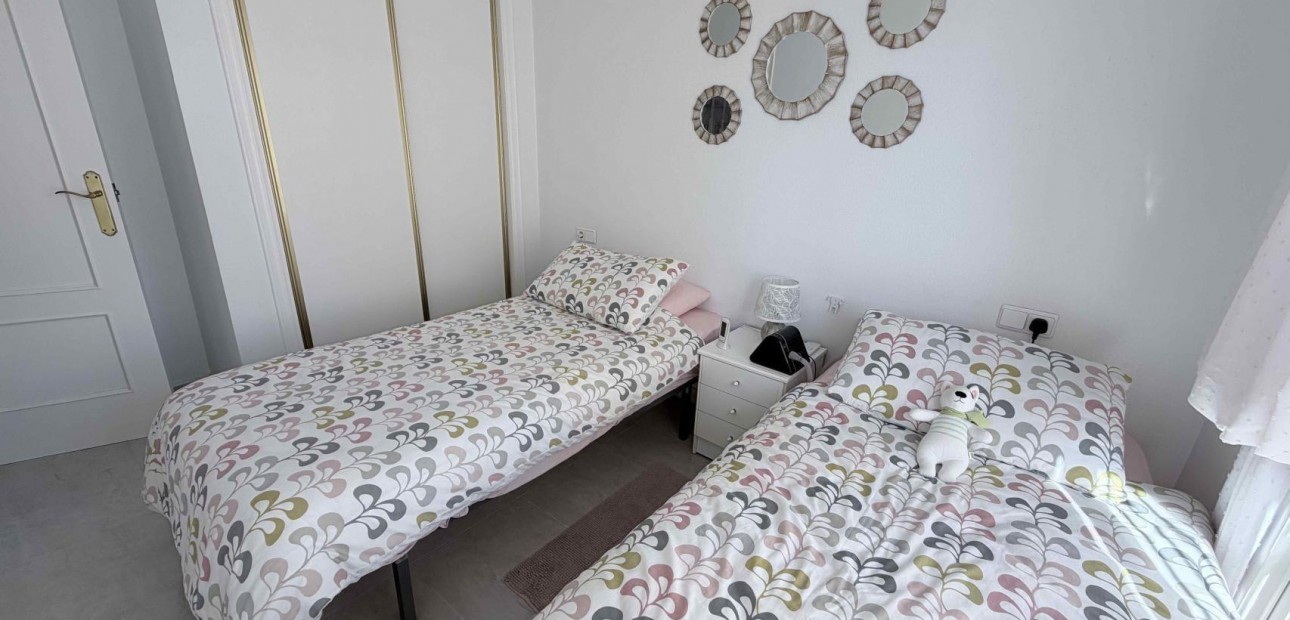 Herverkoop - Terraced house -
Orihuela Costa - La Chismosa