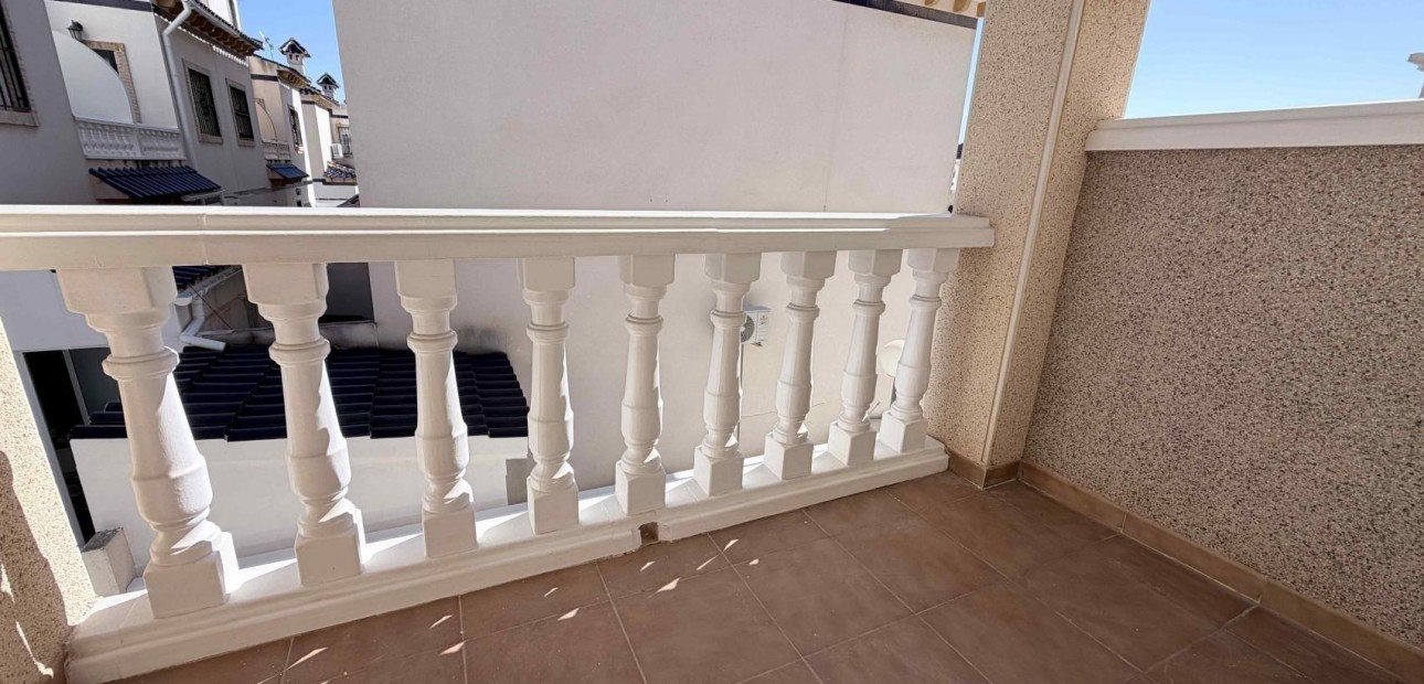 Herverkoop - Terraced house -
Orihuela Costa - La Chismosa