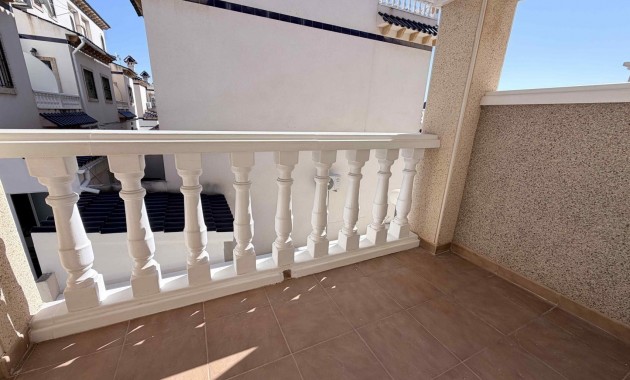 Herverkoop - Terraced house -
Orihuela Costa - La Chismosa