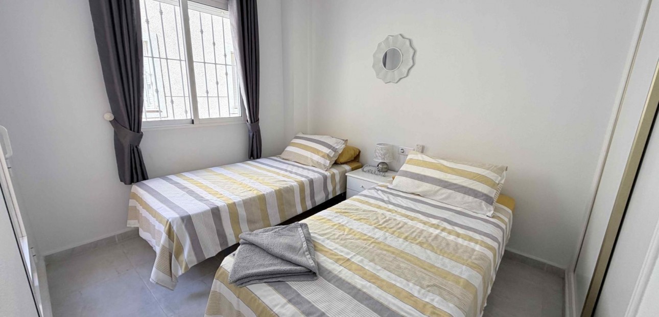 Herverkoop - Terraced house -
Orihuela Costa - La Chismosa