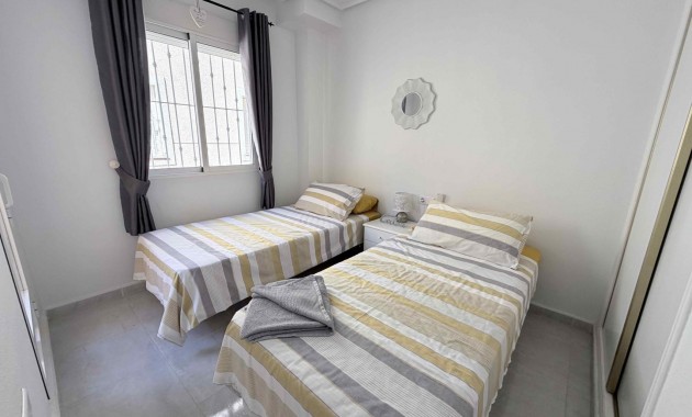 Herverkoop - Terraced house -
Orihuela Costa - La Chismosa