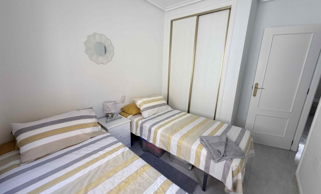 Herverkoop - Terraced house -
Orihuela Costa - La Chismosa